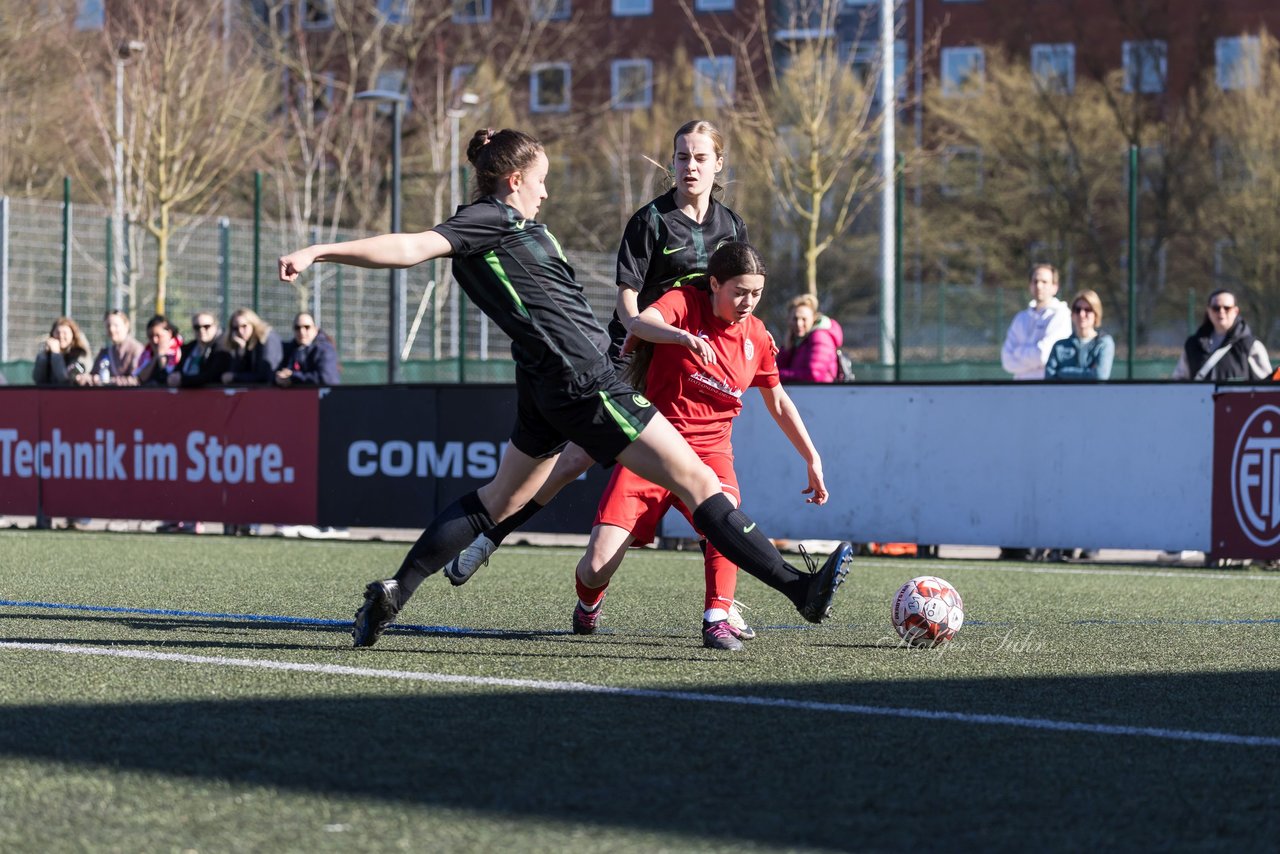 Bild 81 - wBJ Eimsbuettler TV - VfL Wolfsburg : Ergebnis: 1:3